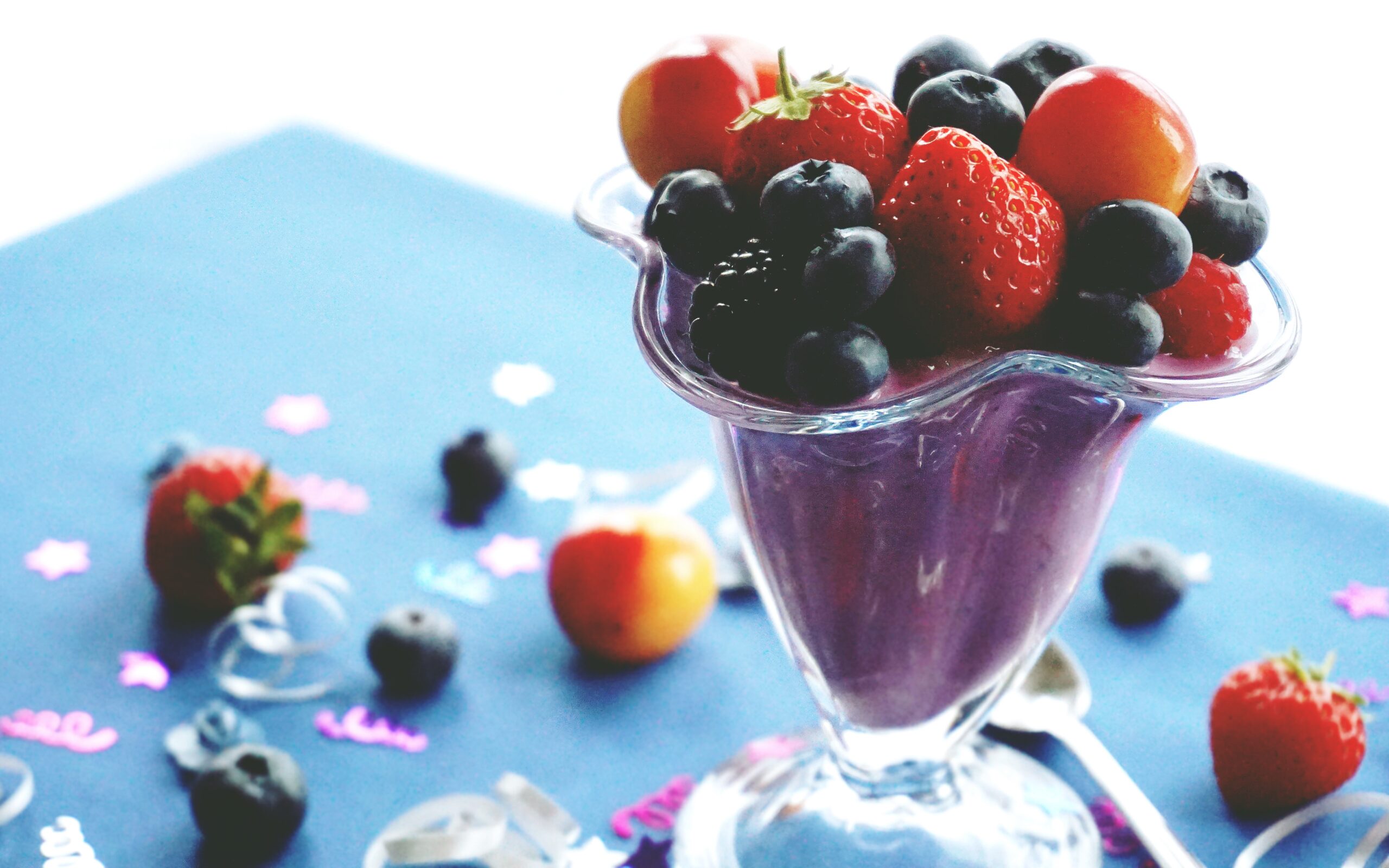 berries-blueberries-blueberry-smoothie-2291070
